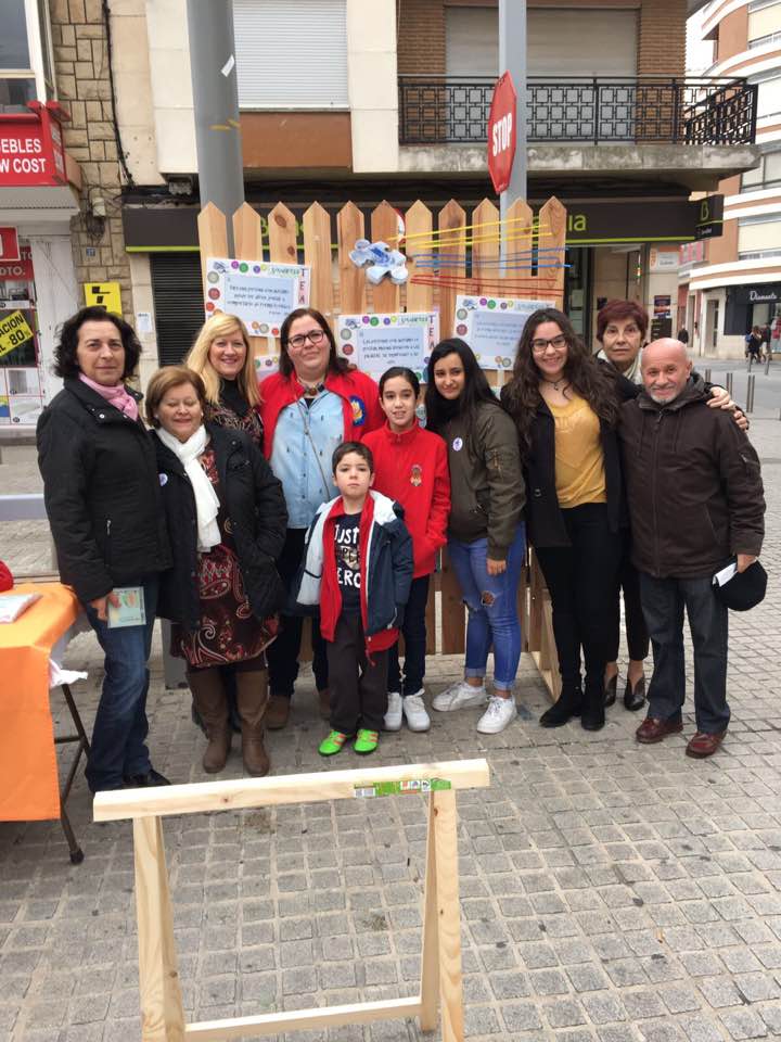  MERCAT SOLIDARI FALLA LA PLAÇA