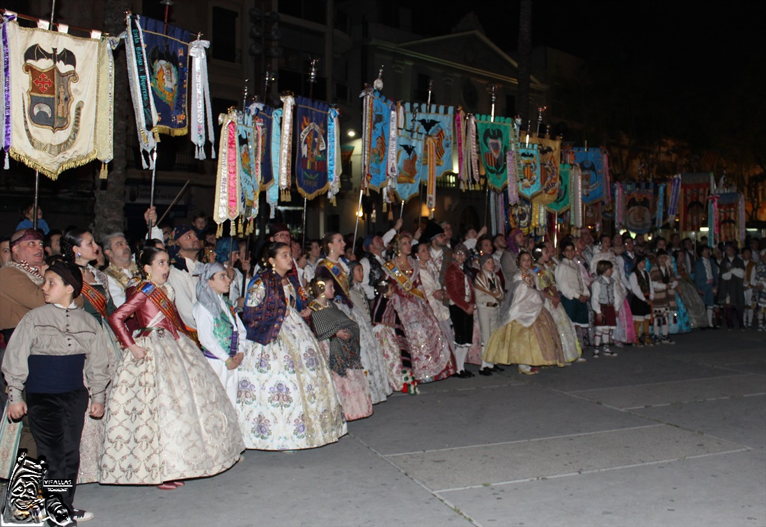  LA “CRIDA” DESDE ABAJO (EL AMBIENTE DE LAS FALLAS).