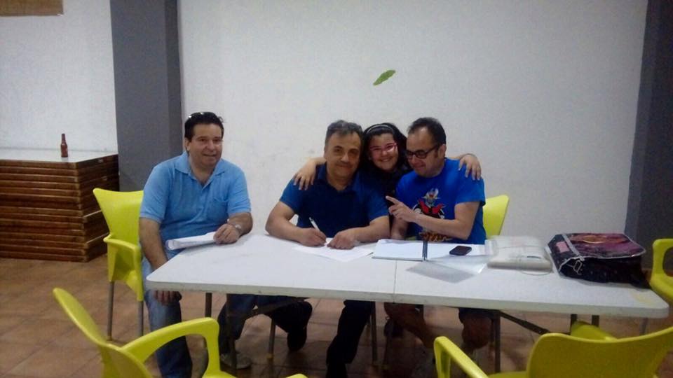  FIRMA  CON LOS ARTISTAS FALLEROS, JORDI PALANCA  Y CARLES RAMON