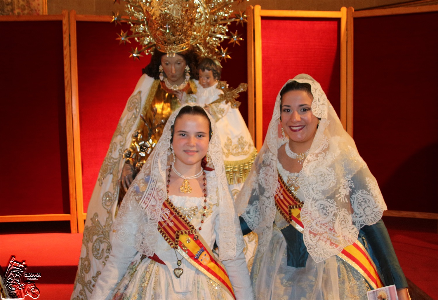  BESAMANOS A LA VIRGEN DE LOS DESAMPÀRADOS.