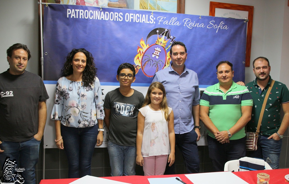  FIRMA DE CONTRATO ARTISTAS FALLEROS Y PRESENTACIÓN DE BOCETOS.