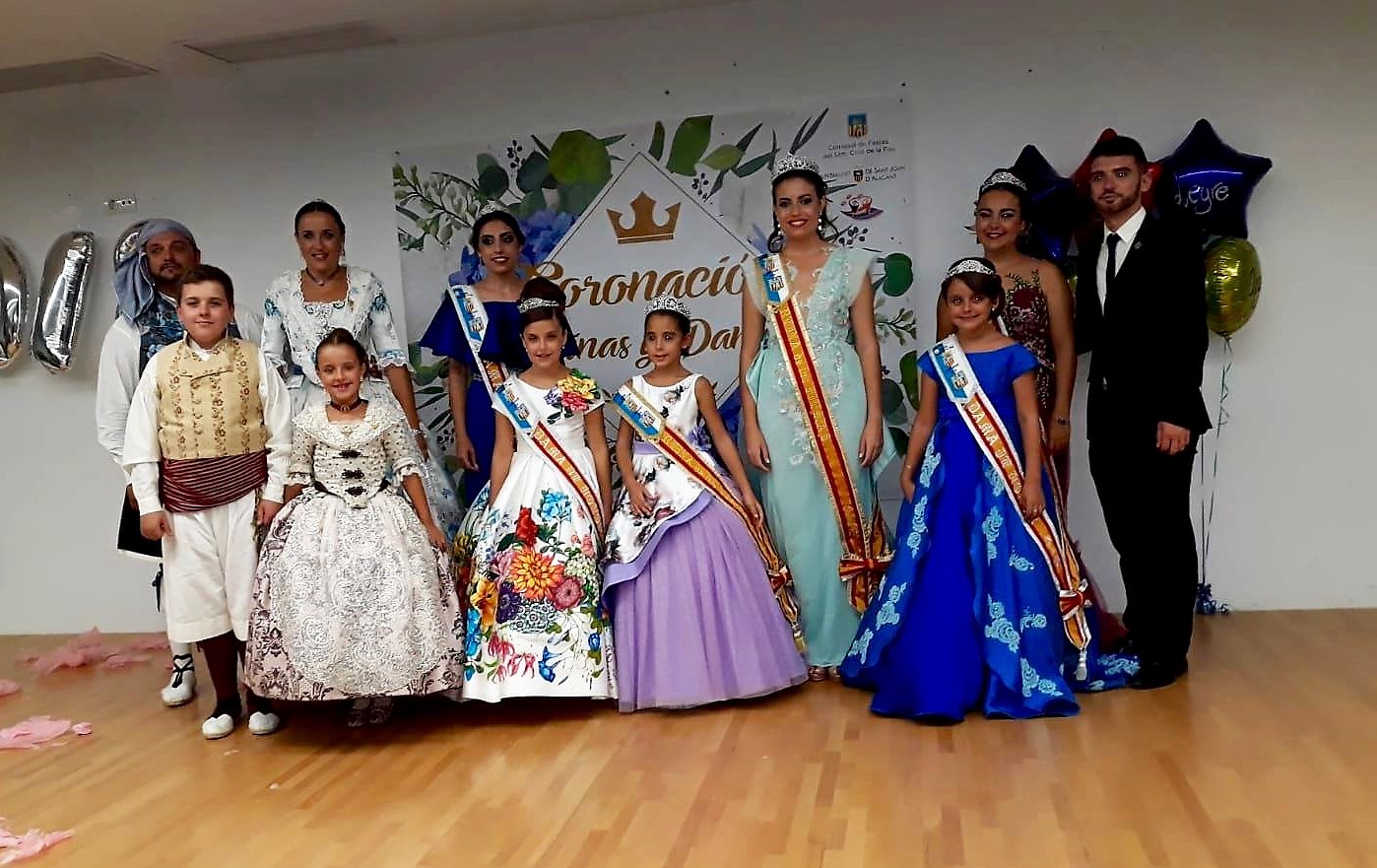  LOS REPRESENTANTES EN LA CORONACIÓN DE LAS REINAS Y DAMAS SANTÍSIMO CRISTO DE ALICANTE