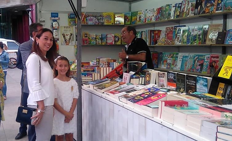  CARMEN Y LEYRE EN LA INAUGURACIÓN DE LA 46 FERIA DEL LIBRO DE TORRENT