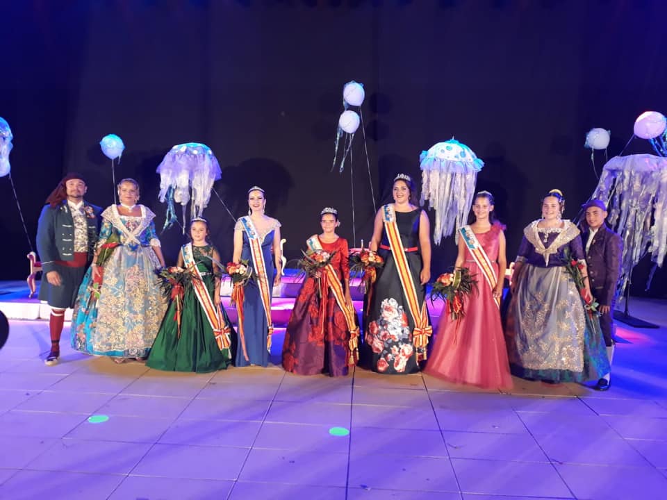  LOS REPRESENTANTES EN LA CORONACION DE LAS REINAS Y DAMAS SANTISIMO CRISTO DE ALICANTE