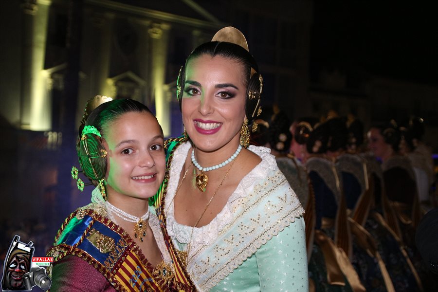  ALICIA Y SANDRA NOS ANUNCIAN QUE YA ESTAMOS EN FALLAS.