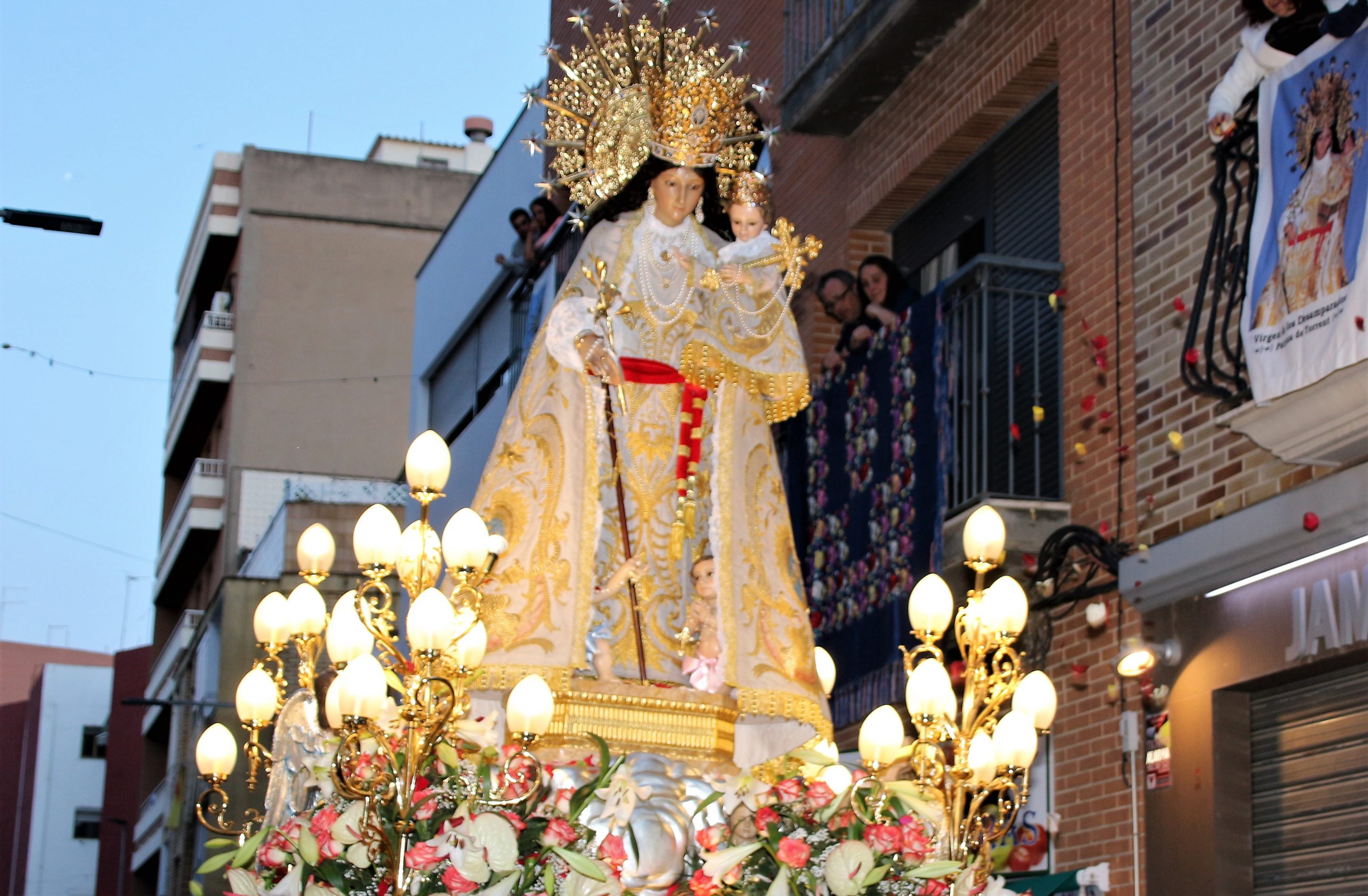  DÍA DE LA VIRGEN DE LOS DESAMPARADOS.