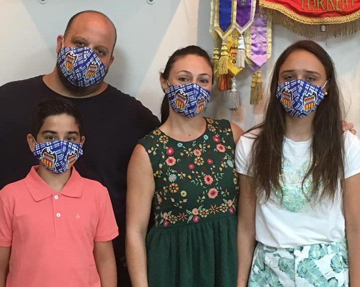  LOS REPRESENTANTES CON SU MASCARILLA EN LA NUEVA NORMALIDAD. FALLA  SEGON TRAM  AVINGUDA