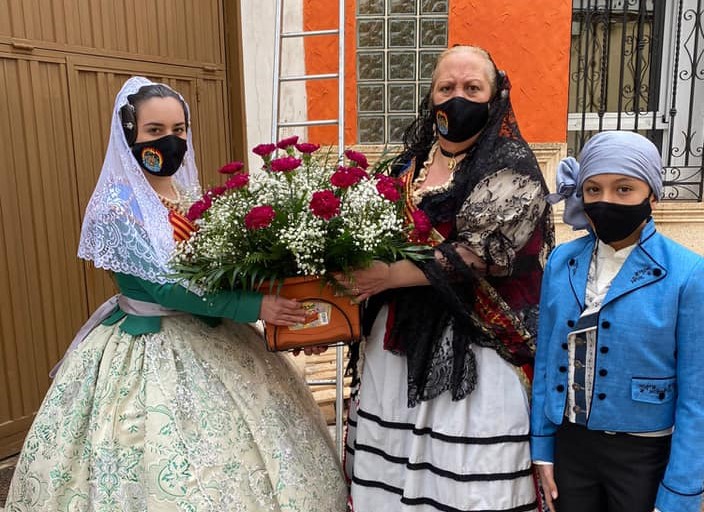  LAS FALLAS TORRENTINAS REALIZAN L’OFRENA A LA NOSTRA MARETA FALLA PLAÇA SANTA LLÚCIA