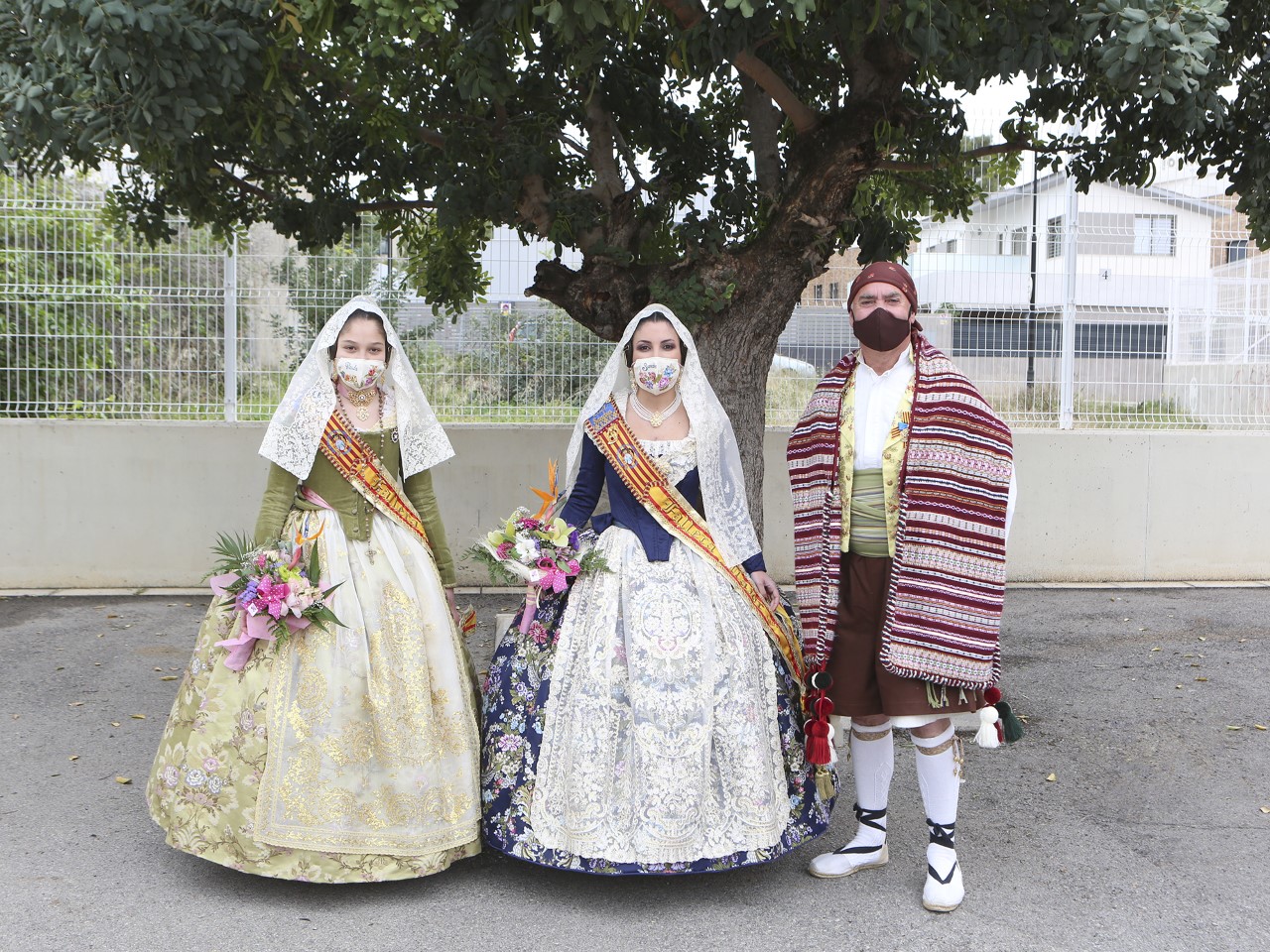  LAS FALLAS TORRENTINAS REALIZAN L’OFRENA A LA NOSTRA MARETA FALLA AV. REINA SOFIA