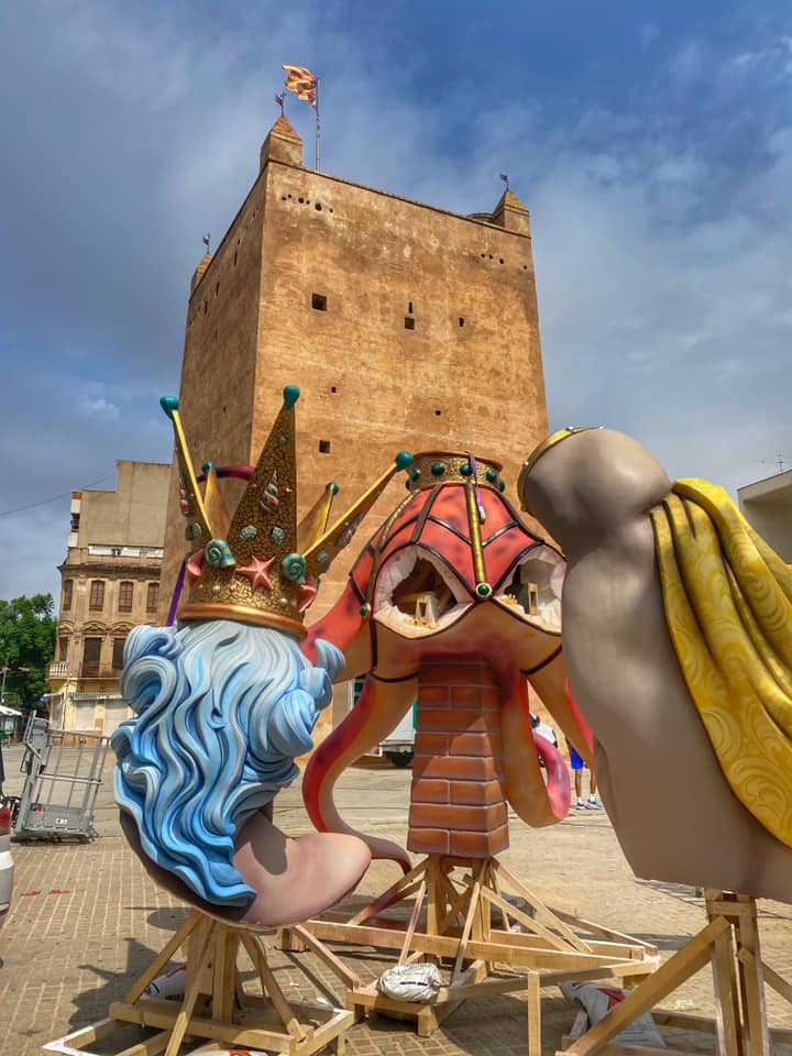  LLEGAN LAS PIEZAS DE LA FALLA DE LA PLAÇA