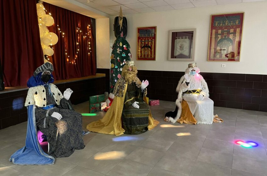  LOS REYES MAGOS LLEGAN A LAS FALLAS TORRENTINAS.