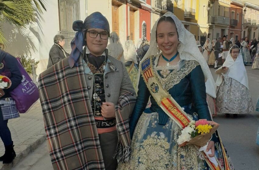  OFRENA DE FLORS A LA MARE DE DÉU DELS DESAMPARATS EN TURIS