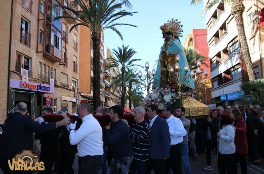  LA PEREGRINA HACE UN ALTO EN EL AYUNTAMIENTO DE TORRENT.